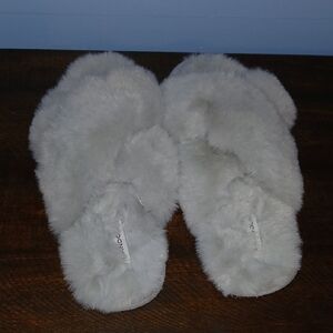 Chic Fluffy Gray Slippers
